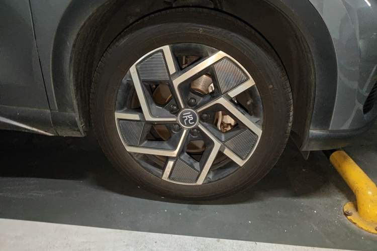 Used BYD Yuan PLUS 2022 510 km Flagship Version Right Front Wheel Hub
