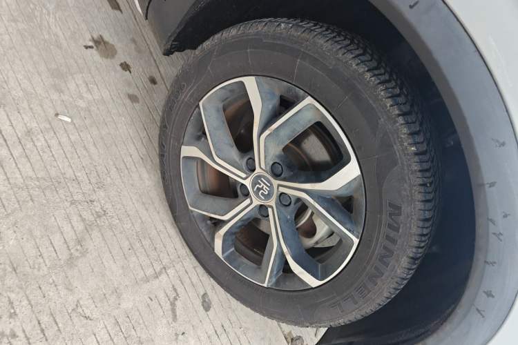 Used BYD Yuan PLUS 2022 430 km Luxury Version Right Front Wheel Hub
