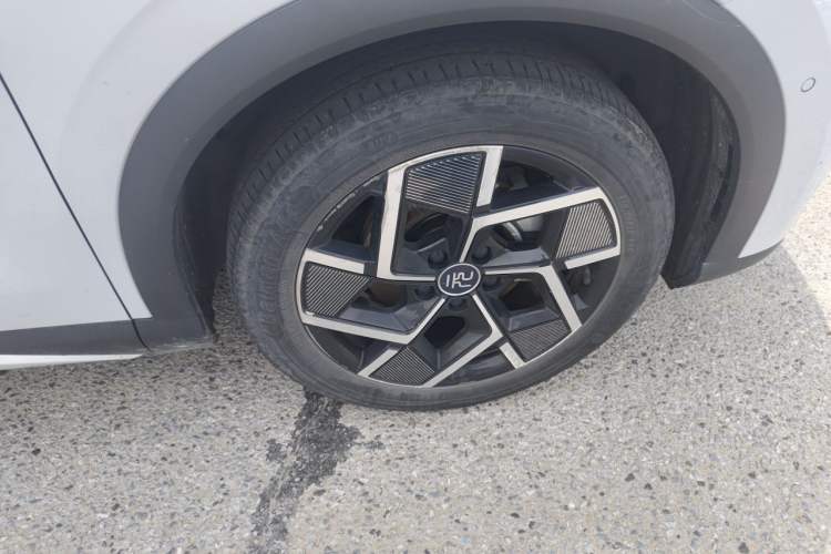 Used BYD Yuan PLUS 2022 510KM Flagship PLUS Right Front Wheel Hub
