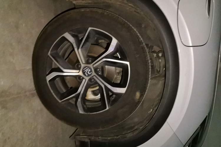 Used BYD Yuan PLUS 2022 510 km Luxury Version Right Front Wheel Hub