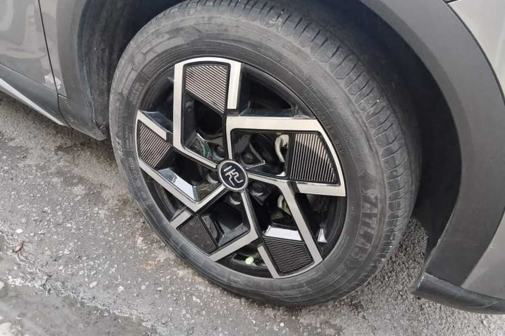Used BYD Yuan PLUS 2022 510 km Flagship Version Right Front Wheel Hub