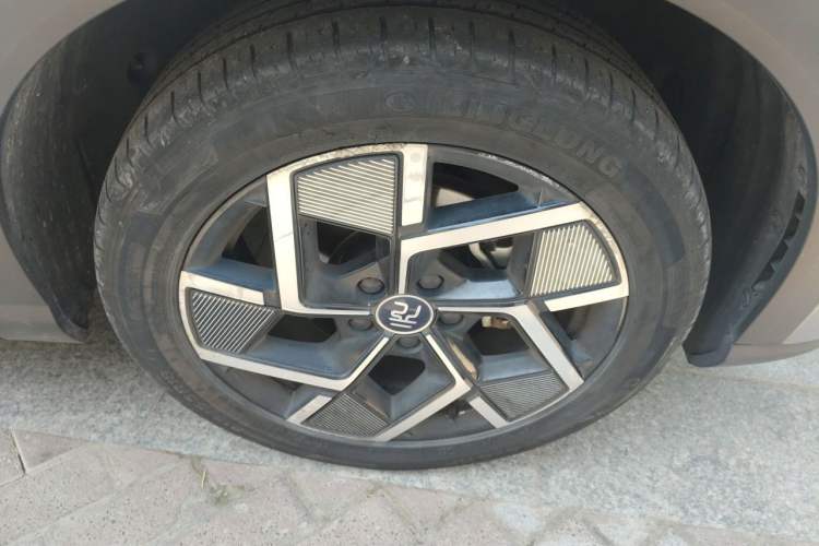 Used BYD Yuan PLUS 2022 510 km Flagship Version Right Front Wheel Hub