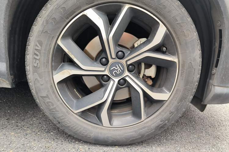 Used BYD Yuan PLUS 2022 430 km Luxury Version Right Front Wheel Hub