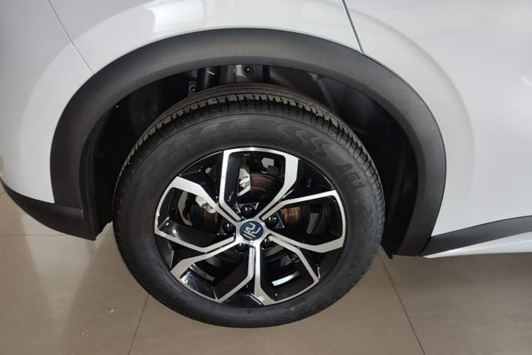 Used BYD Yuan PLUS 2022 430 km Luxury Version Right Rear Wheel Hub
