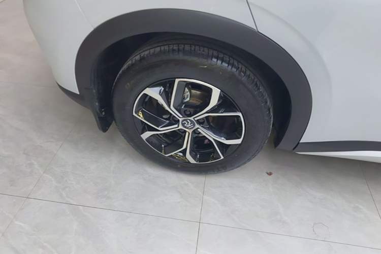 Used BYD Yuan PLUS 2022 430 km Luxury Version Right Rear Wheel Hub