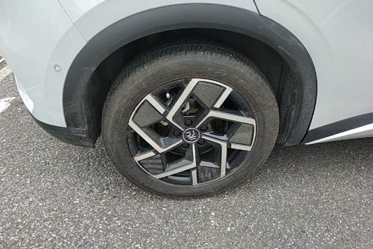 Used BYD Yuan PLUS 2022 510KM Flagship PLUS Right Rear Wheel Hub