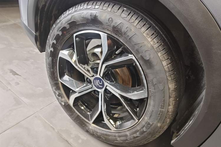 Used BYD Yuan PLUS 2022 430 km Luxury Version Right Rear Wheel Hub