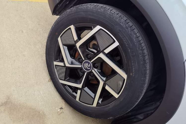 Used BYD Yuan PLUS 2022 510 km Flagship Version Right Rear Wheel Hub