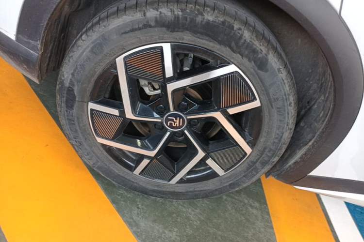 Used BYD Yuan PLUS 2022 510 km Flagship Version Right Rear Wheel Hub