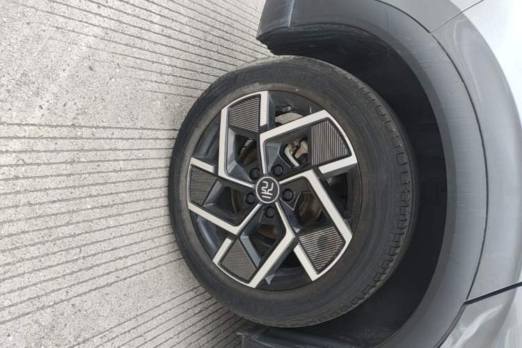 Used BYD Yuan PLUS 2022 510 km Flagship Version Right Rear Wheel Hub