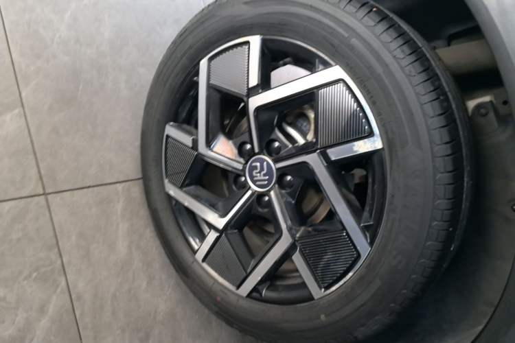 Used BYD Yuan PLUS 2022 510 km Flagship Version Right Rear Wheel Hub