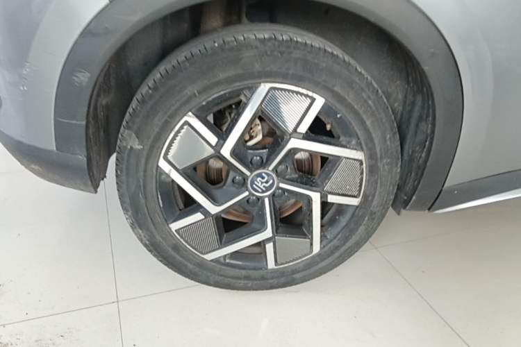 Used BYD Yuan PLUS 2022 510 km Flagship Version Right Rear Wheel Hub