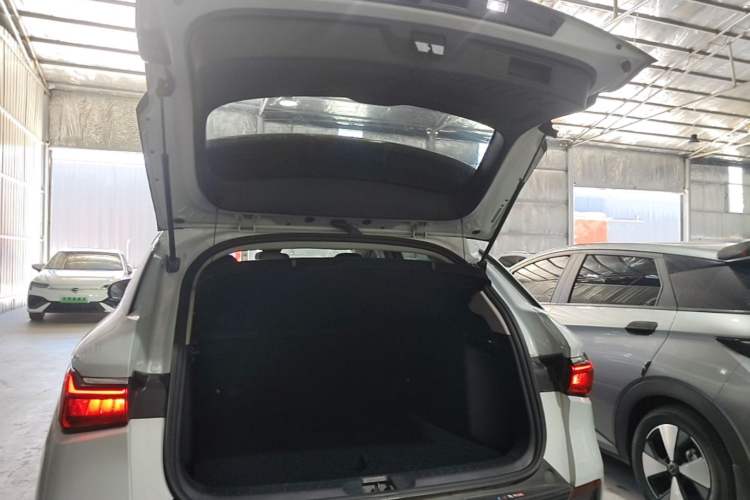 Used BYD Yuan PLUS 2022 510 km Luxury Version Trunk