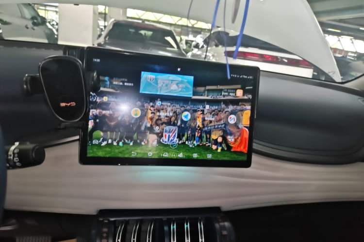 Used BYD Yuan PLUS 2022 510 km Flagship Version Audio And AC Panel
