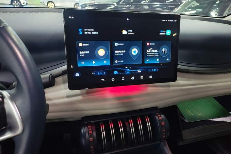Used BYD Yuan PLUS 2022 510 km Flagship Version Audio And AC Panel