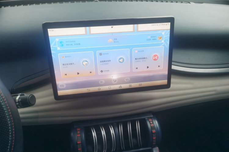 Used BYD Yuan PLUS 2022 430 km Luxury Version Audio And AC Panel