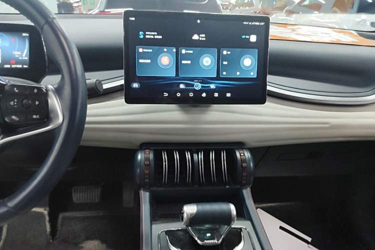 Used BYD Yuan PLUS 2022 510 km Luxury Version Audio And AC Panel