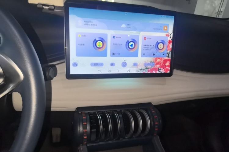 Used BYD Yuan PLUS 2022 430 km Luxury Version Audio And AC Panel