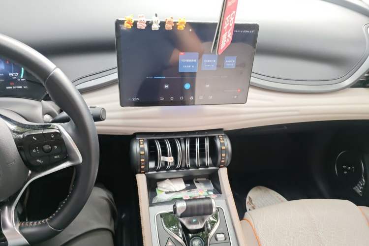Used BYD Yuan PLUS 2022 510 km Luxury Version Audio And AC Panel