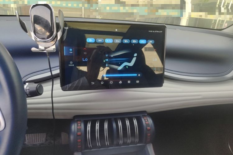Used BYD Yuan PLUS 2022 510 km Flagship Version Audio And AC Panel