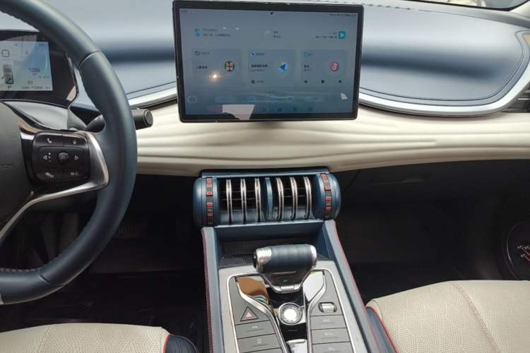 Used BYD Yuan PLUS 2022 510 km Luxury Version Audio And AC Panel