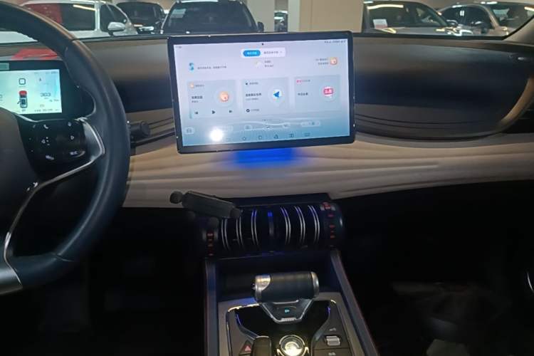 Used BYD Yuan PLUS 2022 510 km Flagship Version Audio And AC Panel