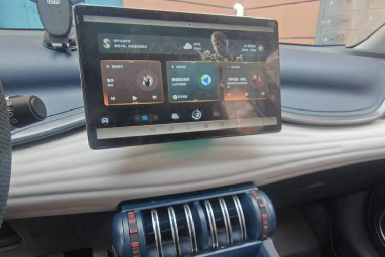 Used BYD Yuan PLUS 2022 510 km Flagship Version Audio And AC Panel
