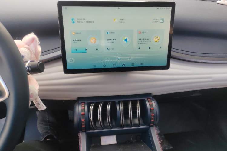 Used BYD Yuan PLUS 2022 510 km Flagship Version Audio And AC Panel