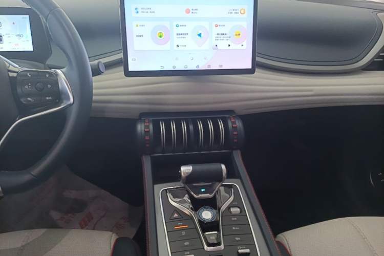 Used BYD Yuan PLUS 2022 510 km Luxury Version Audio And AC Panel