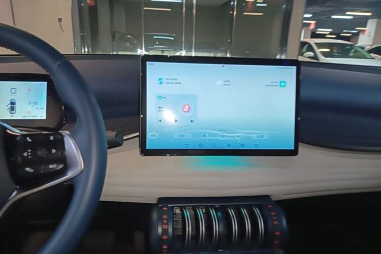 Used BYD Yuan PLUS 2022 510 km Flagship Version Audio And AC Panel