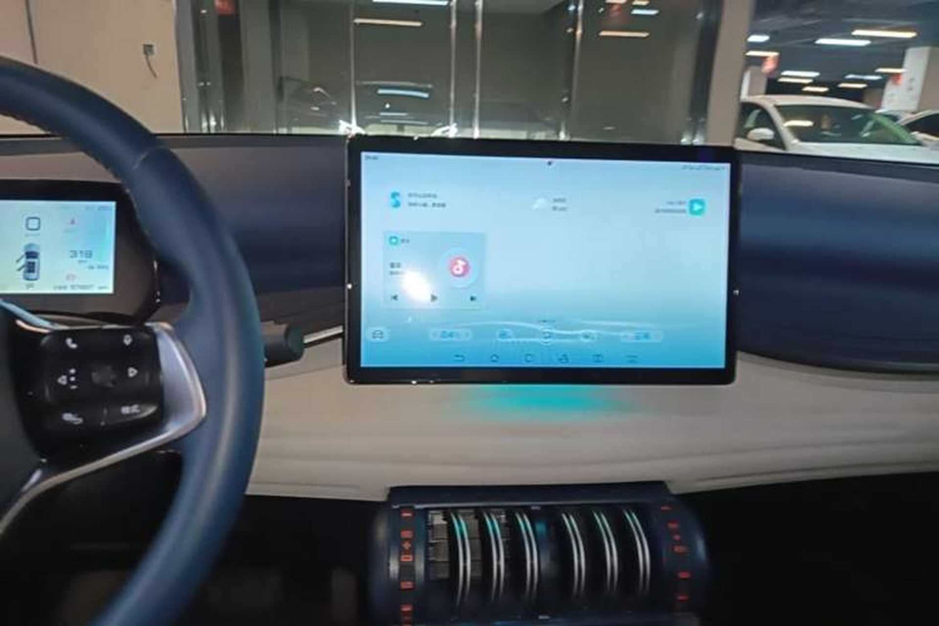 Used BYD Yuan PLUS 2022 510 km Flagship Version Audio And AC Panel