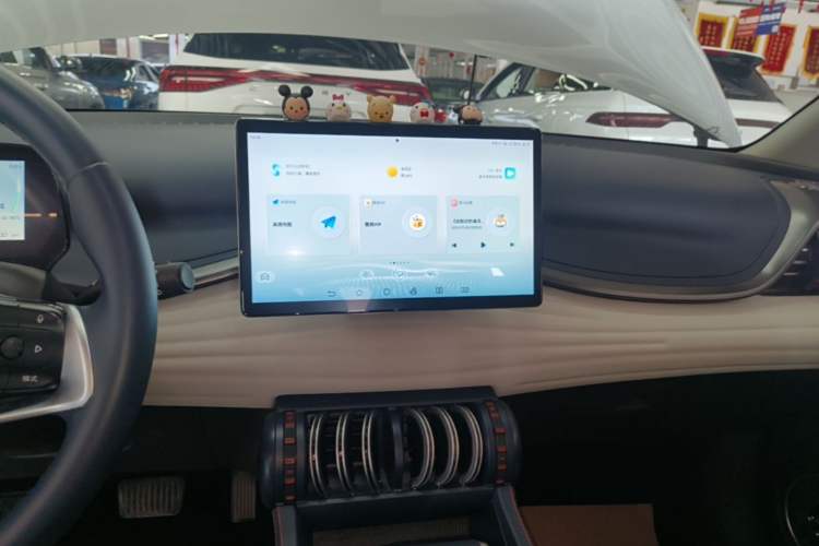 Used BYD Yuan PLUS 2022 430 km Luxury Version Audio And AC Panel