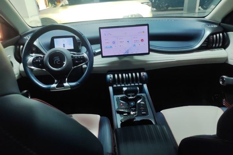 Used BYD Yuan PLUS 2022 510 km Flagship Version Center Console