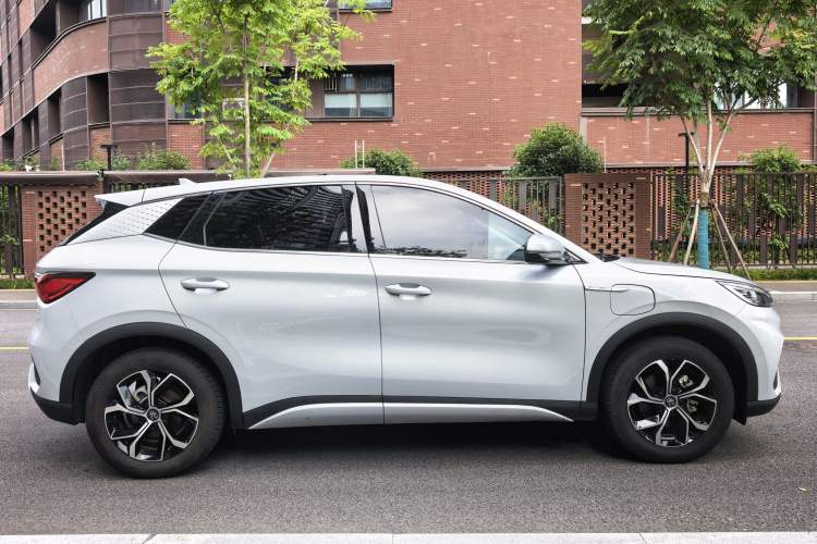 Used BYD Yuan PLUS 2022 510 km Luxury Version Exterior 5