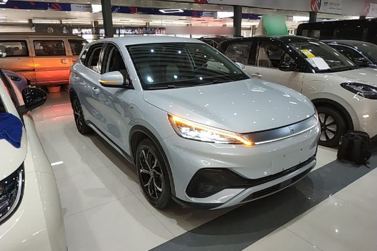 Used BYD Yuan PLUS 2022 430 km Luxury Version Front Right 45 Deg