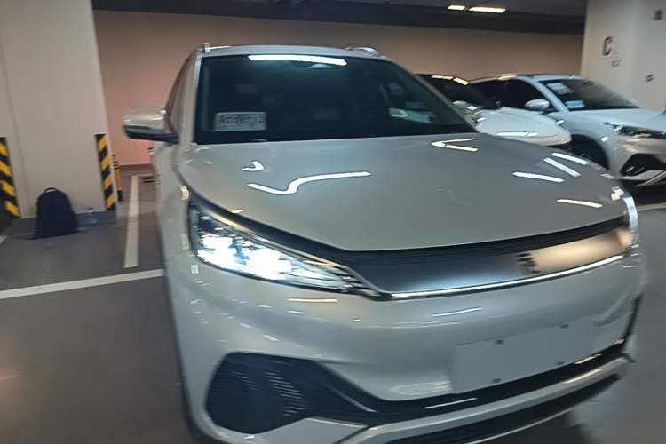 Used BYD Yuan PLUS 2022 510 km Flagship Version Front Right 45 Deg
