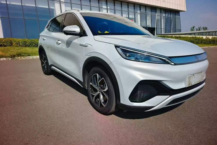 Used BYD Yuan PLUS 2022 430 km Luxury Version Front Right 45 Deg