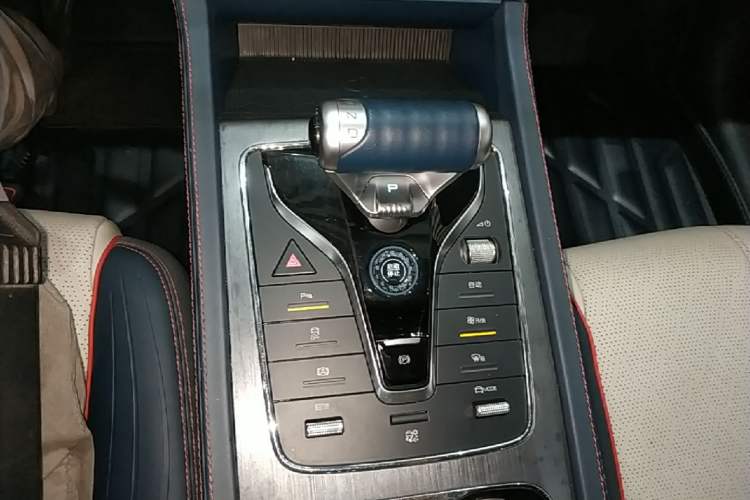 Used BYD Yuan PLUS 2022 430 km Luxury Version Gear Lever