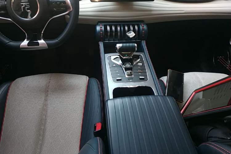 Used BYD Yuan PLUS 2022 430 km Luxury Version Gear Lever
