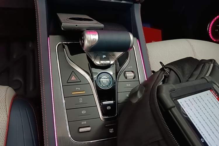Used BYD Yuan PLUS 2022 430 km Luxury Version Gear Lever