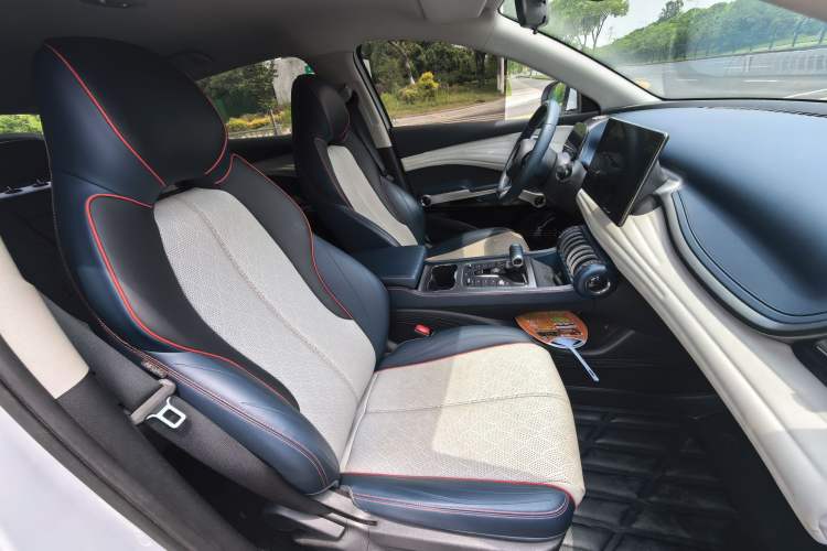 Used BYD Yuan PLUS 2022 430 km Luxury Version Interior 11