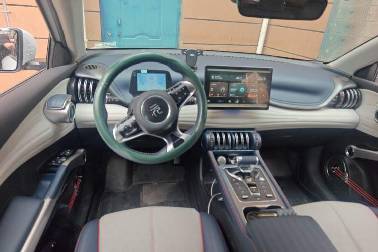 Used BYD Yuan PLUS 2022 510 km Flagship Version Interior 2