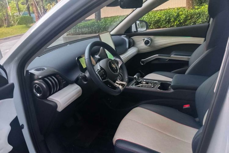 Used BYD Yuan PLUS 2022 510 km Flagship Version Interior 5