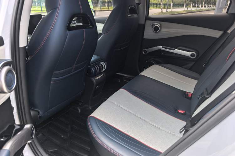Used BYD Yuan PLUS 2022 430 km Luxury Version Interior 6