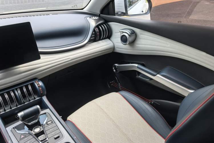 Used BYD Yuan PLUS 2022 430 km Luxury Version Interior 9