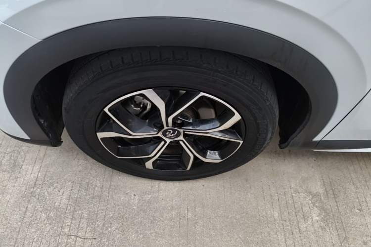 Used BYD Yuan PLUS 2022 430 km Luxury Version Left Front Wheel Hub