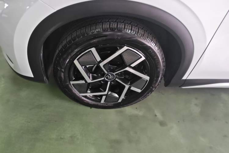 Used BYD Yuan PLUS 2022 510 km Flagship Version Left Front Wheel Hub
