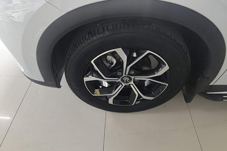 Used BYD Yuan PLUS 2022 430 km Luxury Version Left Front Wheel Hub