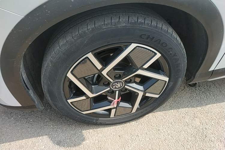 Used BYD Yuan PLUS 2022 510 km Flagship Version Left Front Wheel Hub