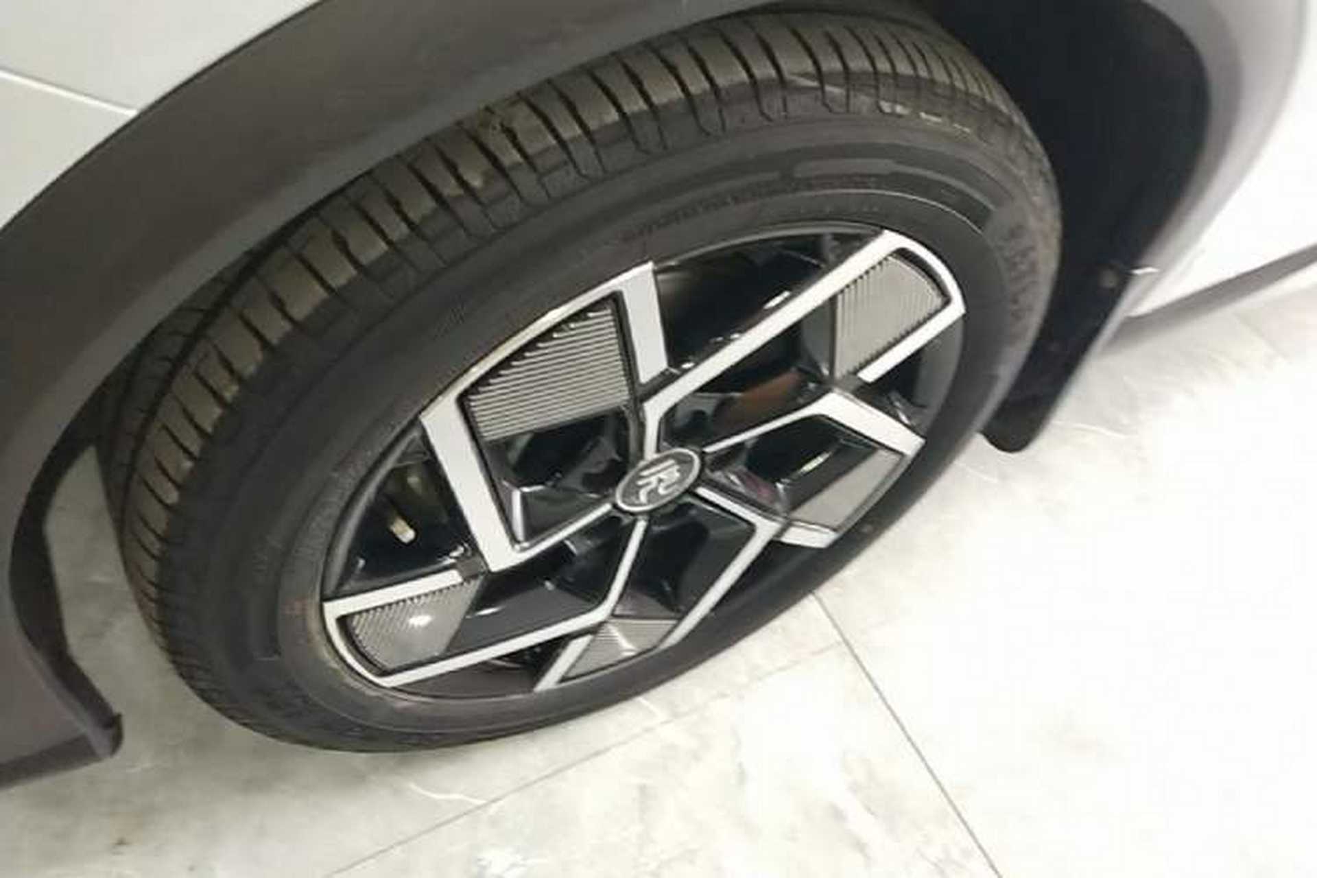 Used BYD Yuan PLUS 2022 510 km Flagship Version Left Front Wheel Hub